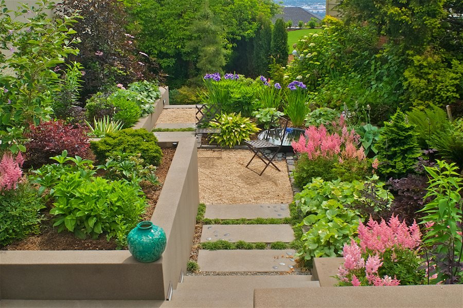 modern-garden for family friends