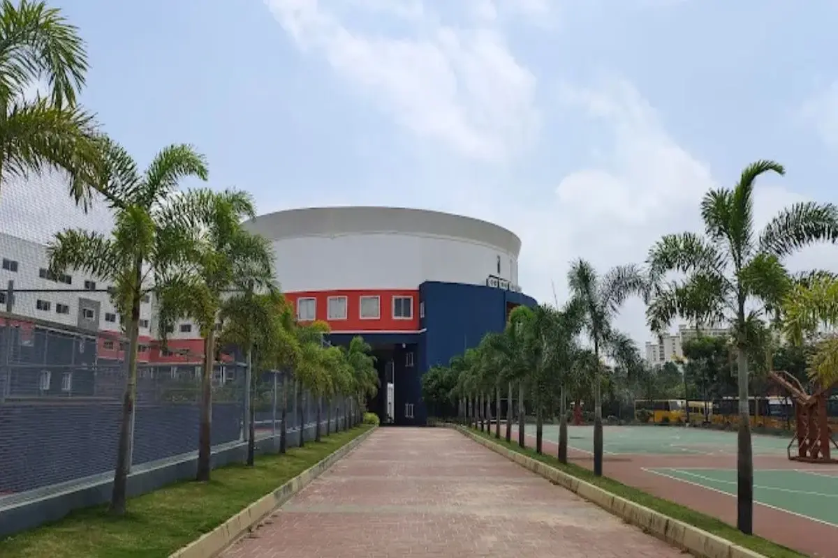 school near modren spaaces